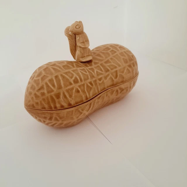 VTG Ceramic Peanut Shaped Candy/Nut/Trinket Dish W/Squirrel on Lid 6.5/8in Long