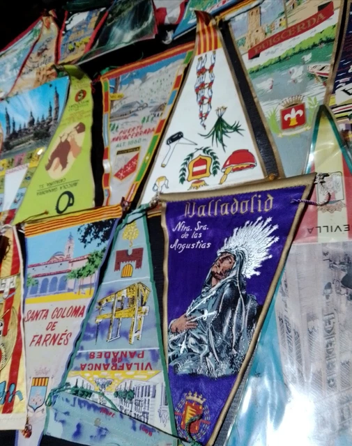 Lote 49 Banderitas.años 80 3