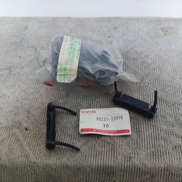 9 NOS GENUINE Toyota トヨタ Door Drain Hole Dust Seal Corona Rt40 68231