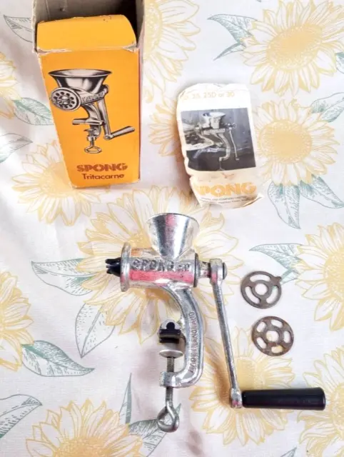 Vintage | Spong Mincer 20 Meat Grinder with Box Display Piece with Retro Box