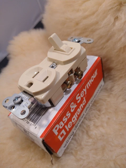 Pass & Seymour 691-1 Switch & Tamper Resistant  Receptacle 1P 15A 120/125V