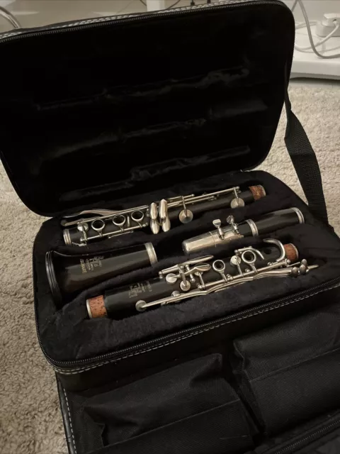 boosey and hawkes Bb clarinet with Bag/case