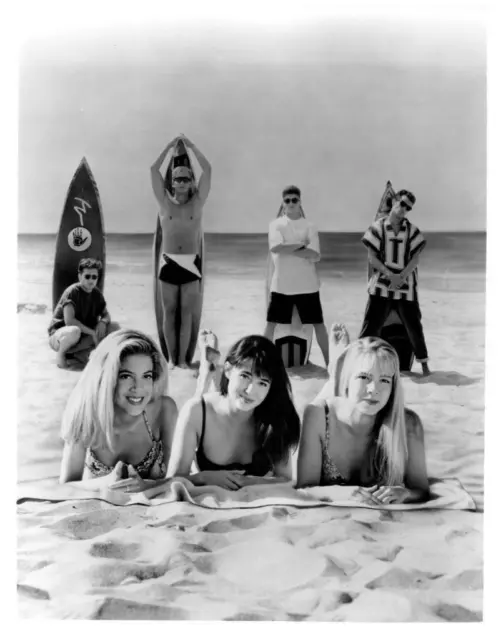 90210 Luke Perry Jason Priestley Jennie Garth Shannen Doherty 8x10 Glossy Photo