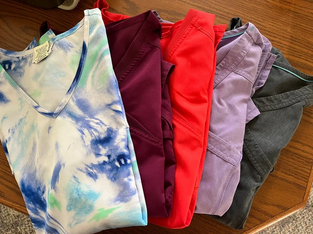 Scrub tops/Bottoms Size Small