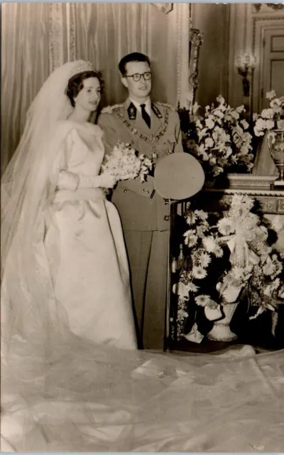 FAMILLE ROYALE - Le roi Baudouin et la reine Fabiola Bruxelles le 15 dec. 1960/