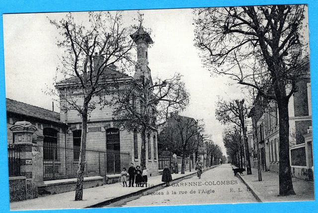 Cpa 92 La-Garenne-Colombes - Les Ecoles A La Rue De L'aigle