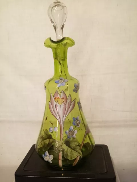 Élégante carafe en verre émaillé vert, Legras ?