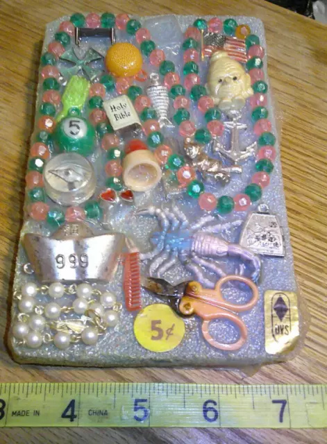 Vintage display card 5c pins  necklaces charms #jd 221