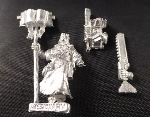 Missionary with Chainsword Metal Set - Warhammer 40K Inquisition Witch Hunters