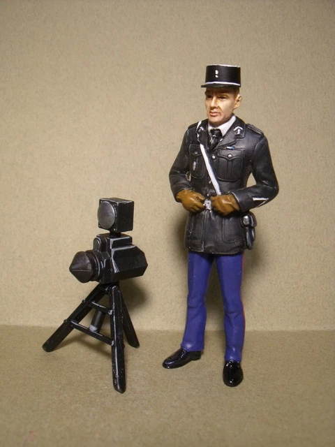 FIGURINE 1/18 RENE DREYFUS DRIVING VROOM UNPAINTED FOR MINICHAMPS CMR CMC