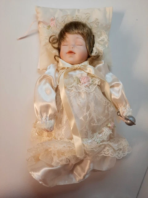 The Ashton-Drake galleries, sleeping Claudia