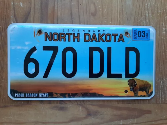 1 x Original USA Nummernschild aus NORTH DAKOTA - THE PEACE GARDEN STATE*TOP*TOP