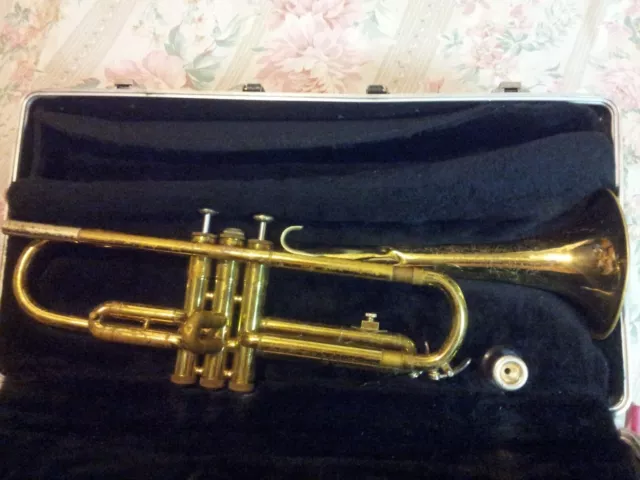 Bundy Vincent Bach Vintage Trumpet #870739 w/Case-Has Japan Yamaha Mouthpiece