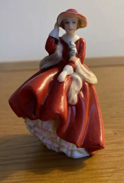 Royal Doulton Figurine Top O The Hill M217 by Leslie Harradine 2004 2.5"