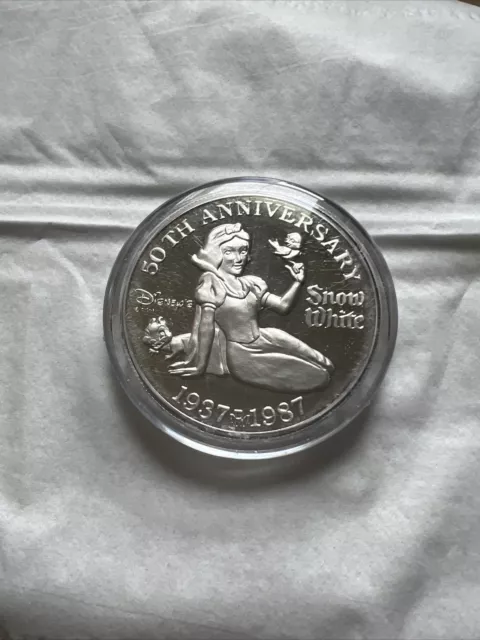 5 Ounce Disney Silver Coin Snow White 5 Oz