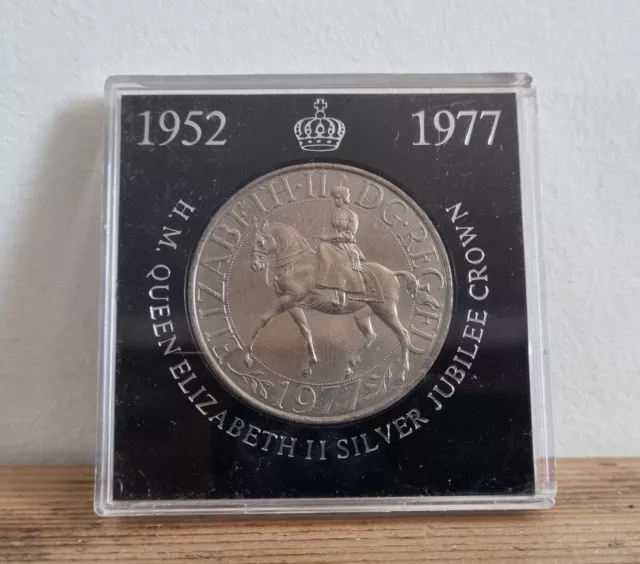 1977 Queen Elizabeth II Silver Jubilee Commemorative Crown Coin DG.REG FD