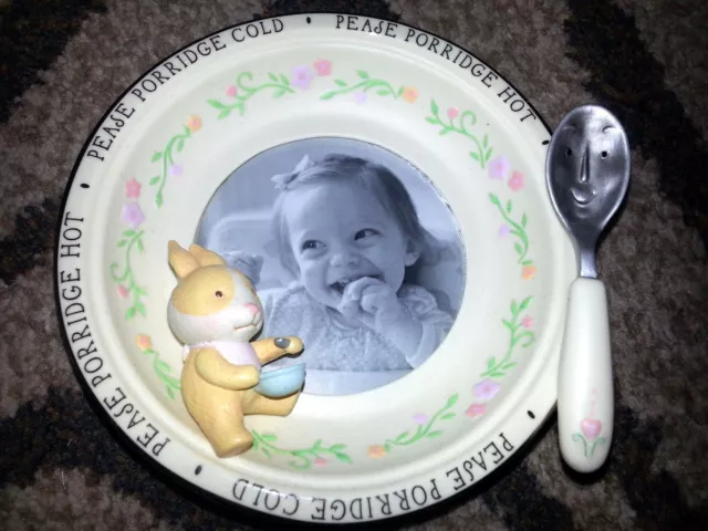 Hallmark Recuerdo Guardería Rima Pease Gachas Caliente Niño Imagen Marco Conejo