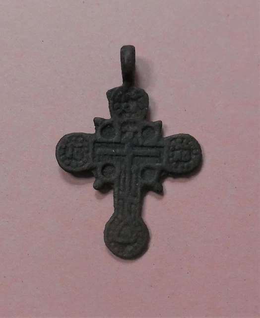 Grande Croix De Podium En Résine Style Néo-byzantin - Dimensions 12 Cm X 9 Cm - Occasion