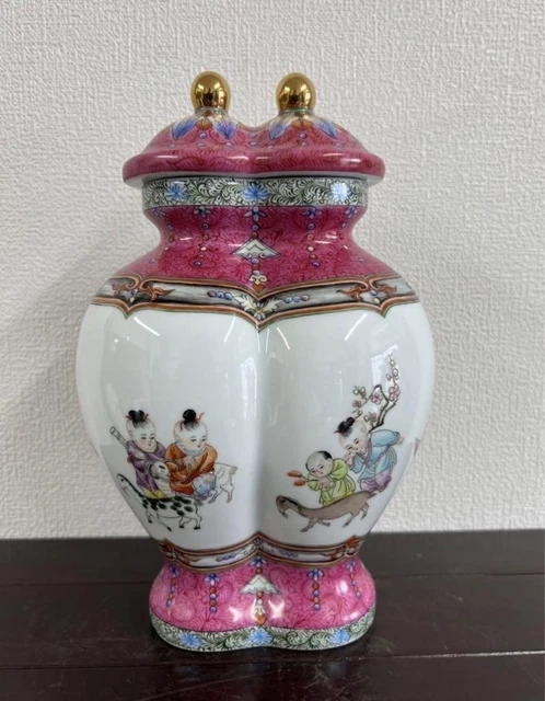 年代不明。傳統中国景德鎮青花山水樓台柄壺1個のみです。希少珍品，骨董中古品。 年代不明。傳統中国景德鎮青花山水樓台柄壺1個のみです。希少