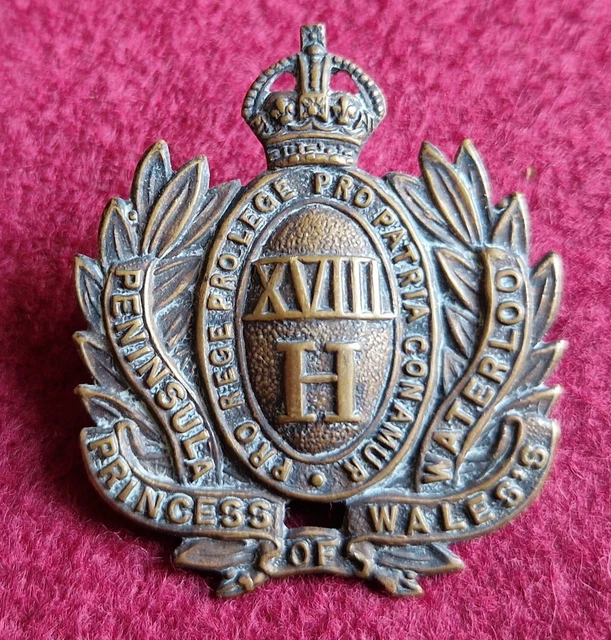 WW1 BRITISH MILITARY Cap Badge Princess Of Wales 18th Hussars Waterloo