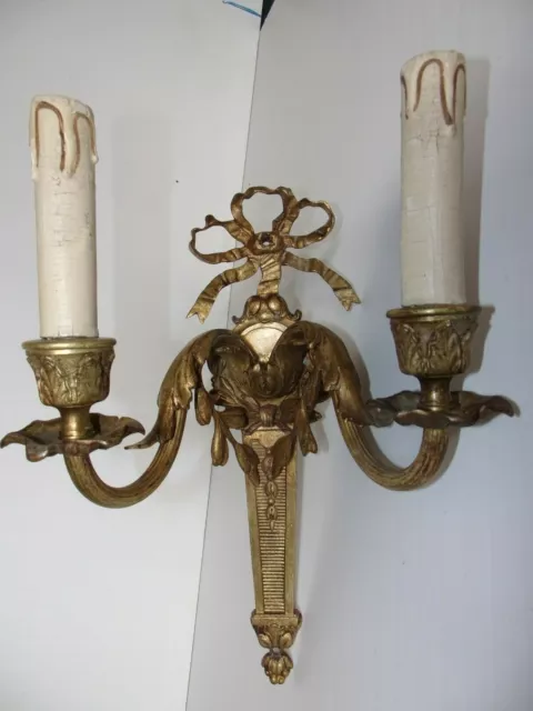 ANCIENNE APPLIQUE A 2 BOUGEOIRS EN BRONZE DORE XIXème style LOUIS XV