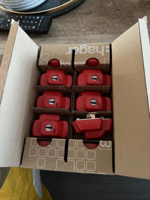 Hager/KLIK-AX 6 Amp 4 Pin Plugs P64AXR | Full Box of 10 Units | KM4718 BNIB