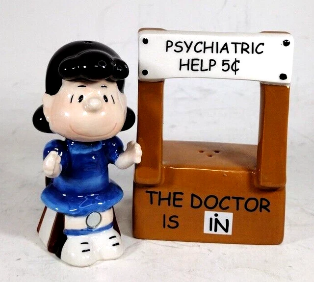 VINTAGE PEANUTS LUCY Psychiatrist Help Booth Ceramic Salt & Pepper