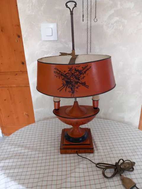 Ancienne et fort jolie lampe bouillotte en tôle peinte