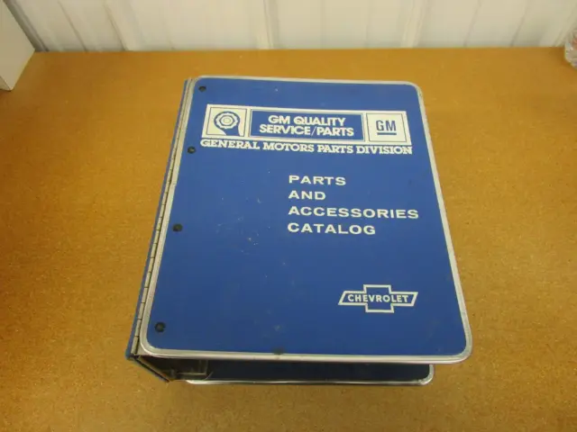 1980's GM BINDER ONLY Chevrolet Pontiac illustrated parts catalog manual Buick