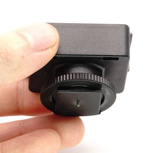 Metz Blitz Adapter SCA 300 Flash Universal mit Mittenkontakt für Blitzgerät