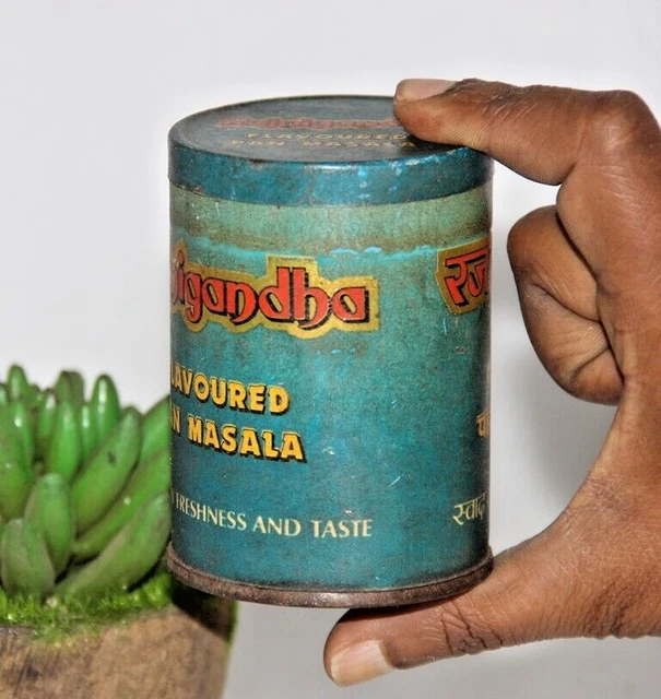 Vintage RAJNIGANDHA Brand Pan Masala Litho Print Caja de lata vacía 14070