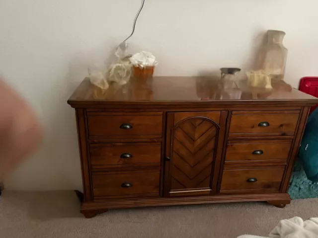 Queen Wood Bedroom Set