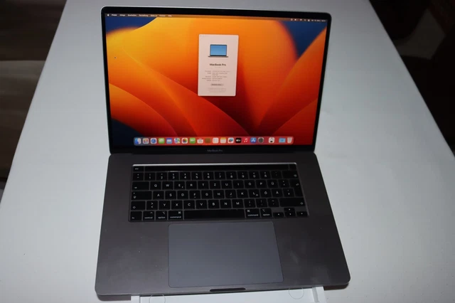Apple MacBook pro 16" grigio con sistema operativo Ventura (512 GB, core i7, 16 GB RAM)