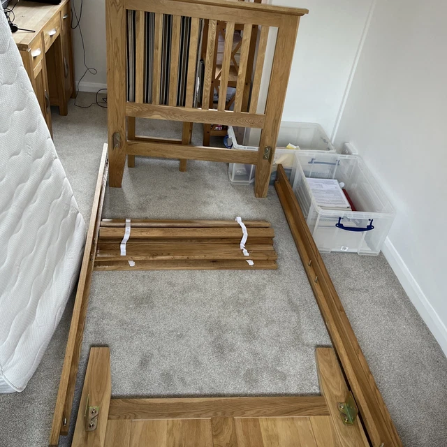 SOLID OAK SINGLE Bed Frame, Excellent Condition £50.00 PicClick UK