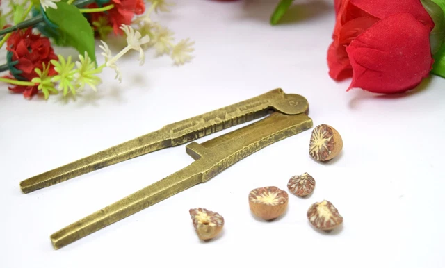 Beautiful Shape Areca Nut Cutter Old Brass metal Indian Collectible. i12-165