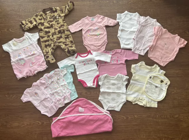 Bundle Of Baby Girl Clothes 0-1 month Newborn 56cm Zara Gerber onesies & more 🌸