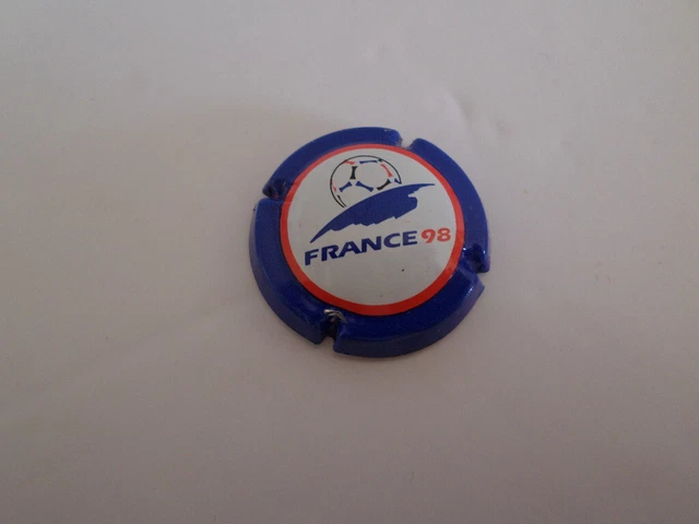 Casquette officielle FRANCE 98 COUPE DU MONDE DE FOOT 98( Vintage ) Casquette portée en bonne état - Collection