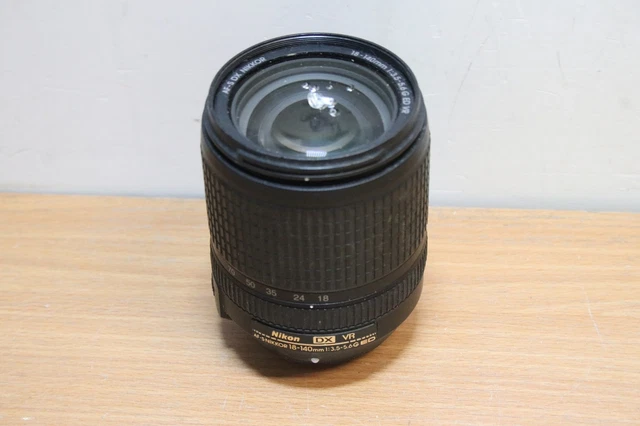HS en panne, cassé :  Objectif ZOOM NIKON DX VR AF-S 18-140mm 1:3.5-5.6G ED