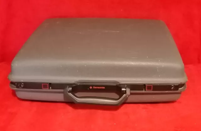 Vintage Samsonite Hard Shell Suitcase Briefcase In Grey Colour - NO KEYS
