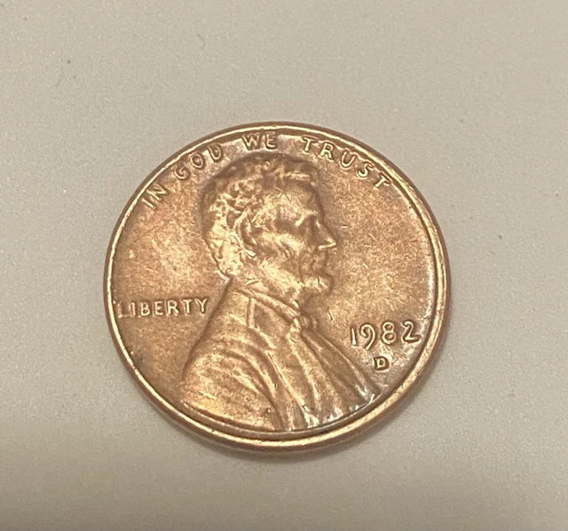 1982 D Lincoln Penny, Small Date  (RARE)