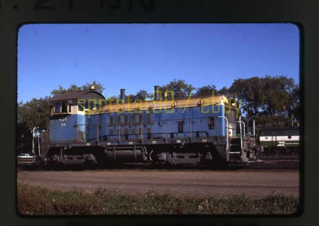 1976 BN Burlington Northern EMD NW2 Locomotive #451 - Vtg 35mm Railroad Slide