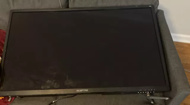 Sceptre 40” - 4k Ultra HD, LED Tv - 2160, 60 HZ (broken leg)