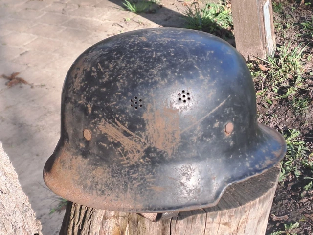 alter Feuerwehrhelm,Luftschutzhelm aus dem 2.Weltkrieg