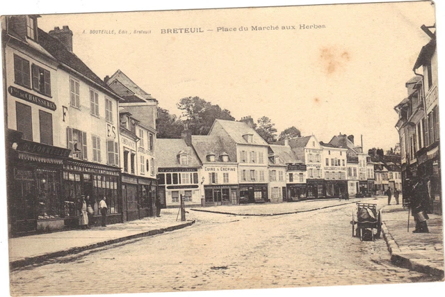 BRETEUIL - La Place du Marché aux Herbes (G6742)