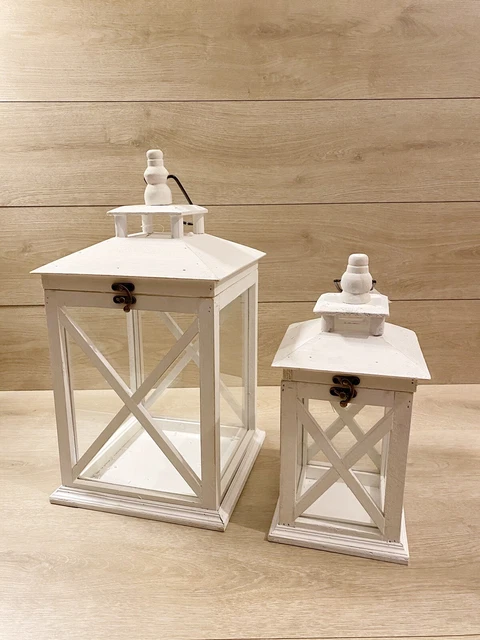 NIKKY HOME Rustic - Set Di 2 Portacandele In Legno Massiccio Con Perline - Stile Rustico Shabby Chic - Colore Bianco Anticato
