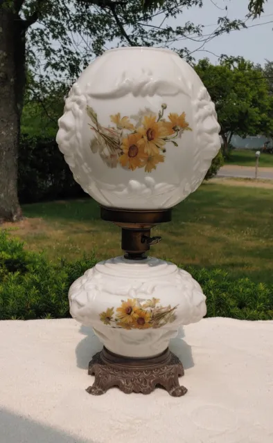 GWTW LION HEAD Daisies Globe Table Parlor Shabby Chic Cottage Granny Style Lamp