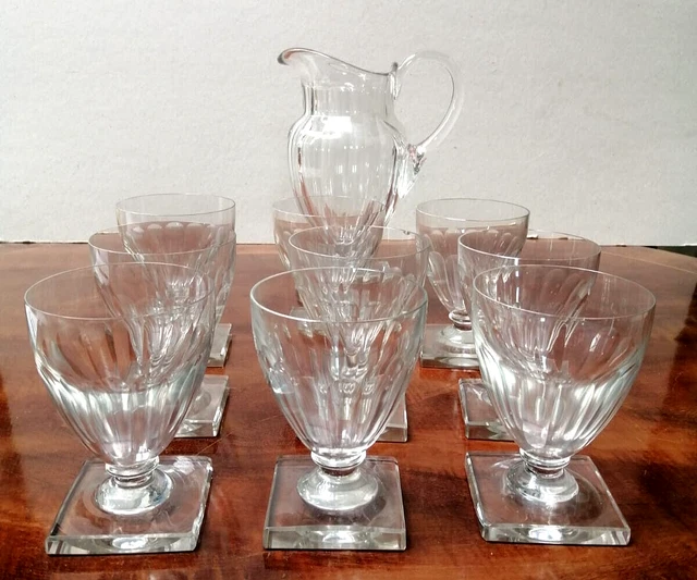 VECCHIO anni 40 SERVIZIO IN CRISTALLO 9 BICCHIERI E 1 CARAFFA