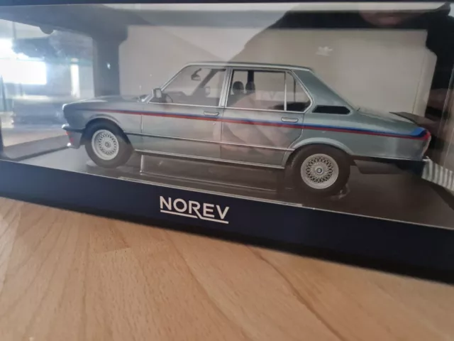 BMW M535i E12 blaumetallic  mit M-Dekor 183290 Limited Edition 500 pcs 1/18