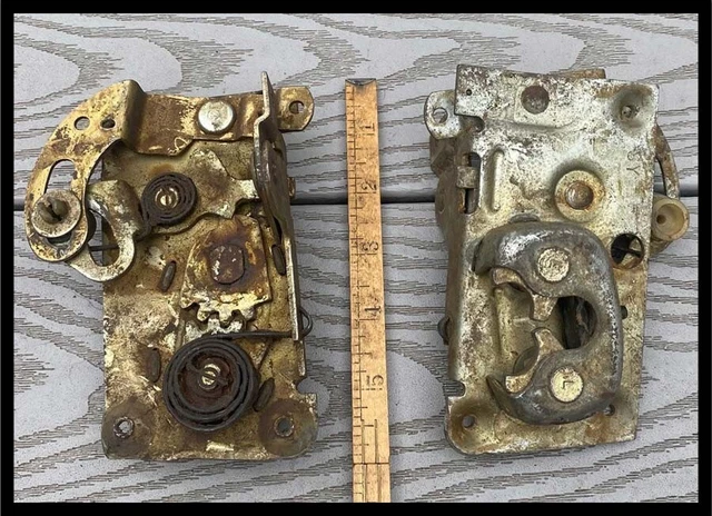 NOS 1962-1964 Ford Falcon Right Front Door Latch Ranchero Bronco Wagon 1963 RH