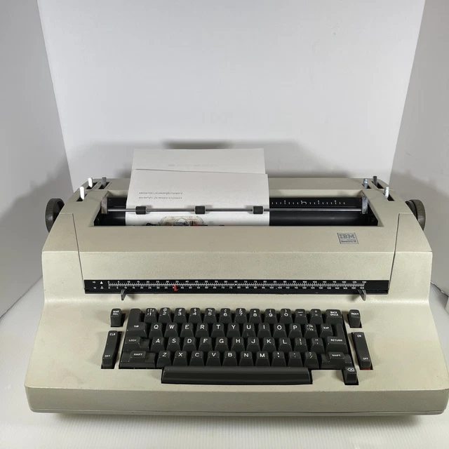 IBM Electric CORRECTING SELECTRIC II TYPEWRITER w/ Manual & Cover